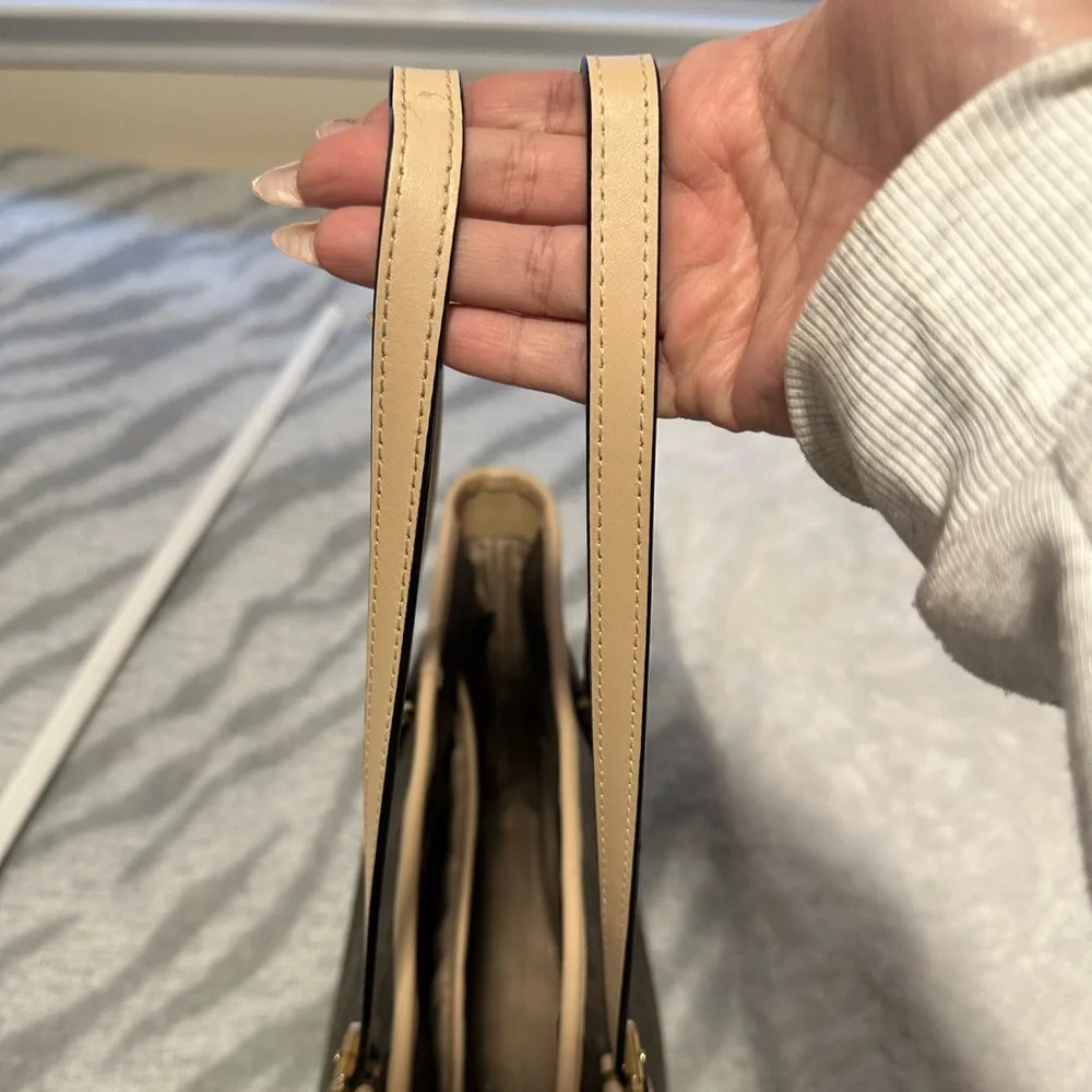 Authentic Michael Kors bag - Picture 3 of 4